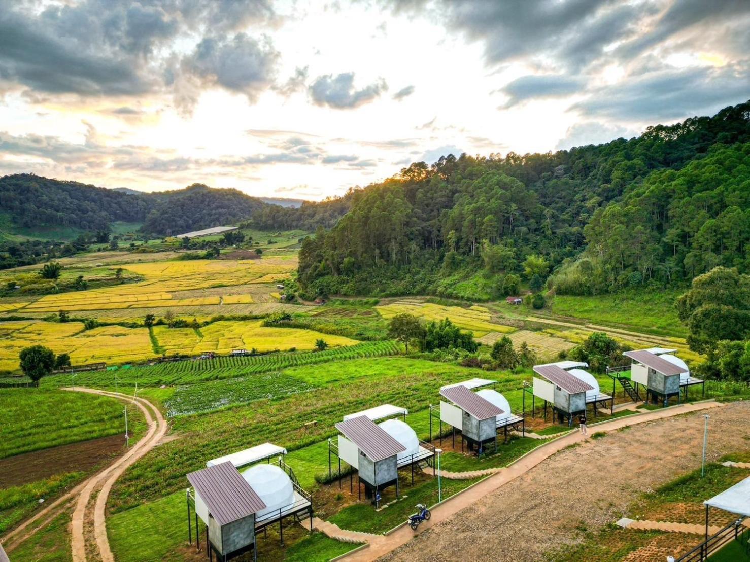 สวนไร่รุ่งอรุณ Suan Rai Rungarun Hotel Ban Na Pa Paek Exterior photo